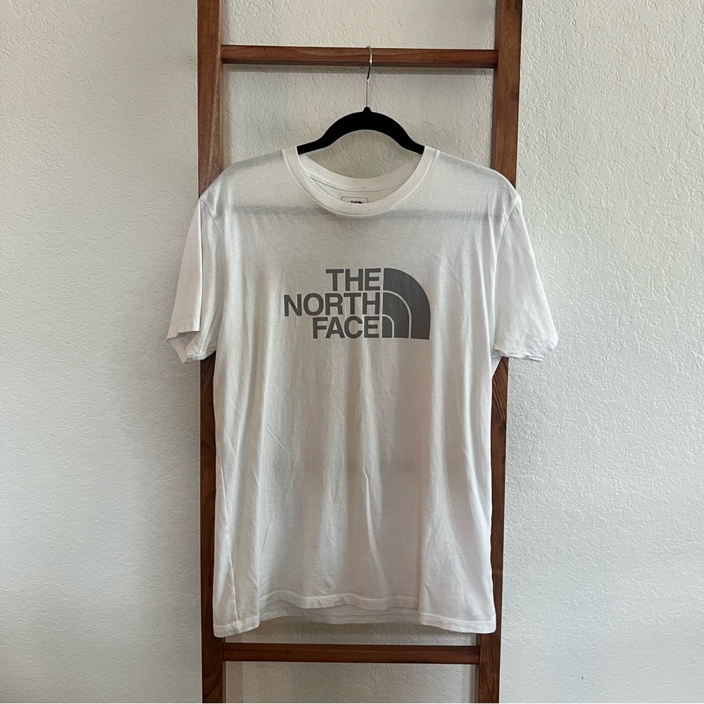 Men’s North Face T Shirt Size M
